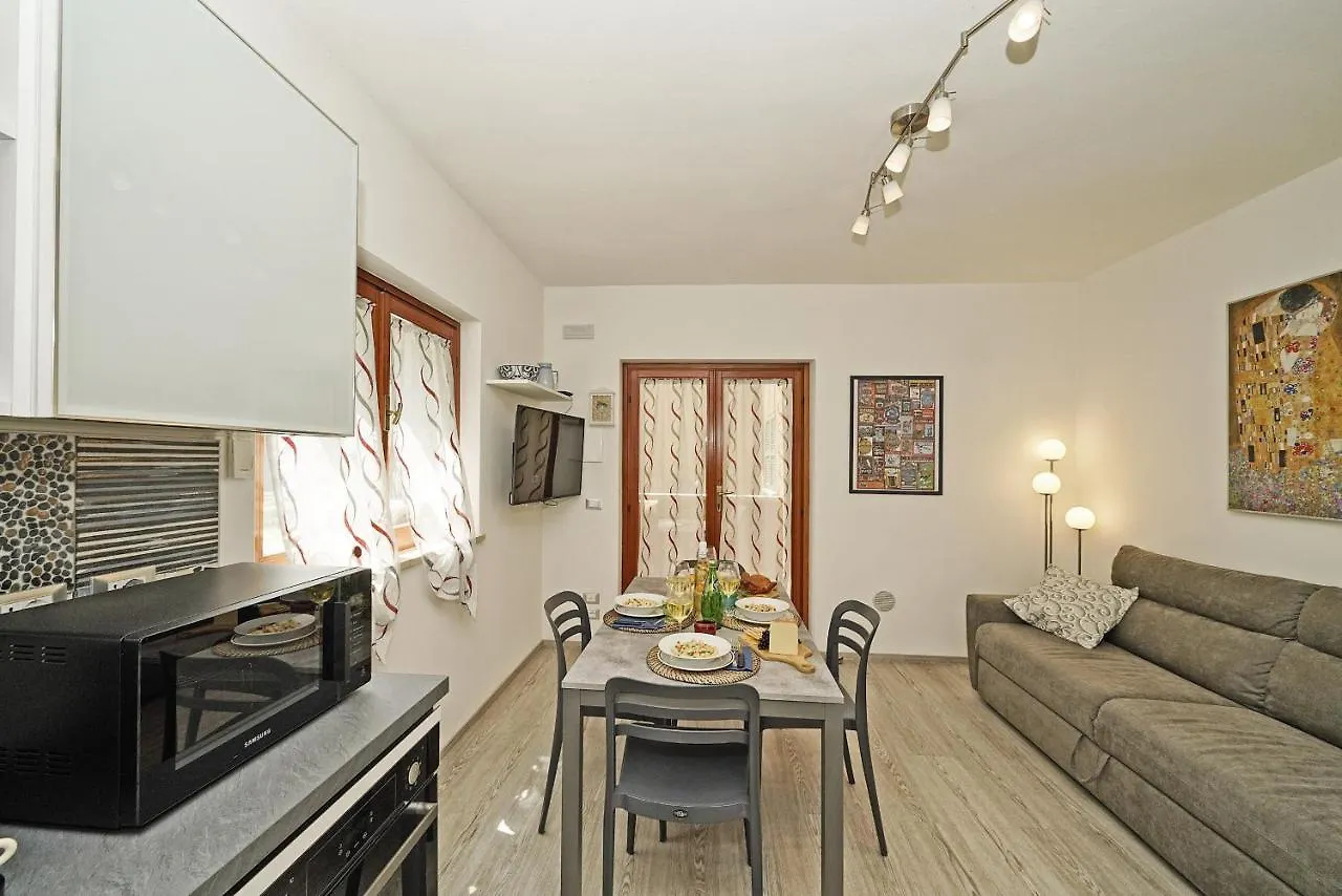 Residence Punta Gro 2-5 By Wonderful Italy 시르미오네